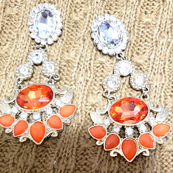 Gorgeous Chandelier Earrings - Picture 2 of 4